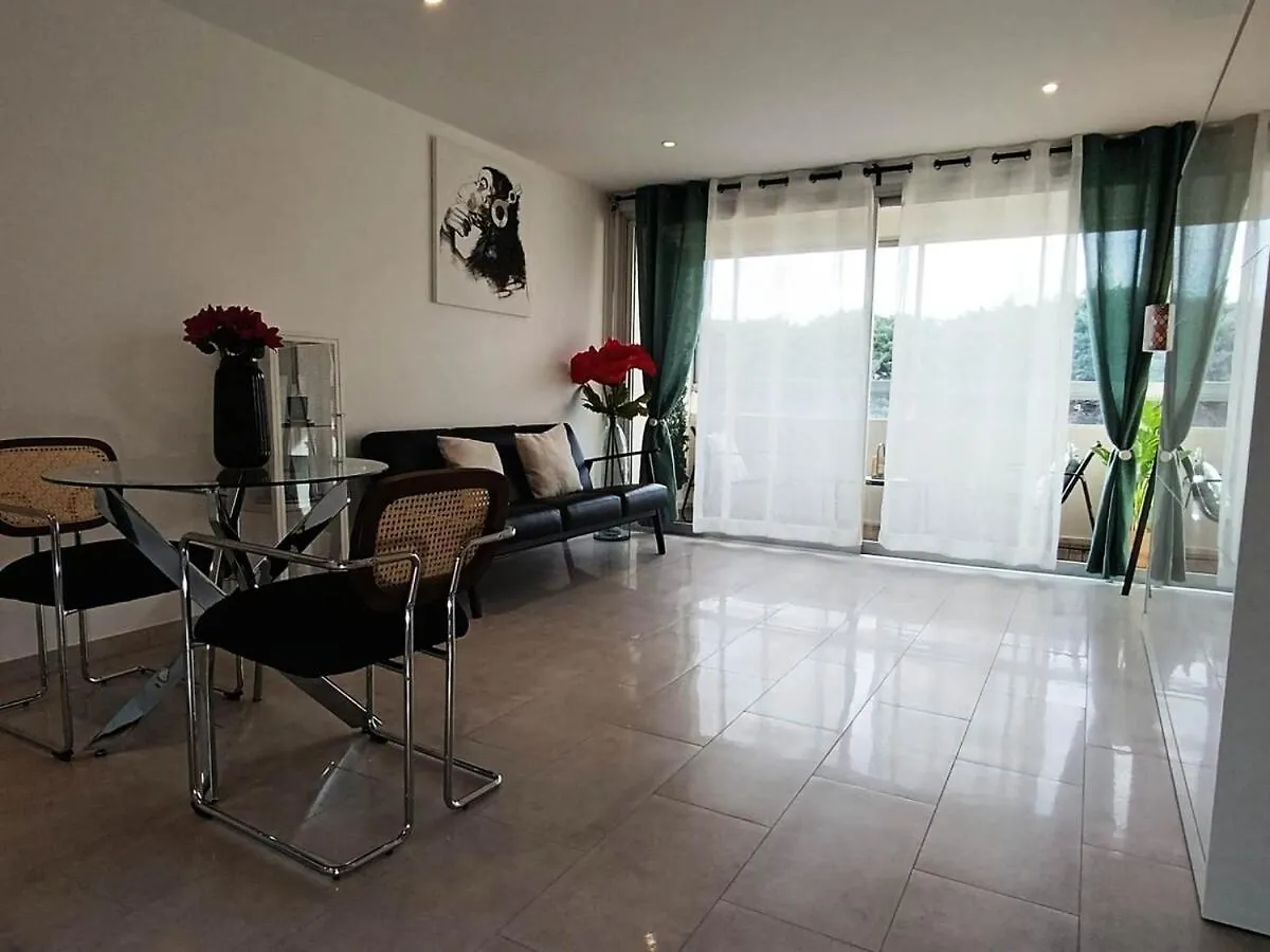Nouveau ! Studio Avec Terrasse Dans Residence En Face De La Mer - Cannes Midi