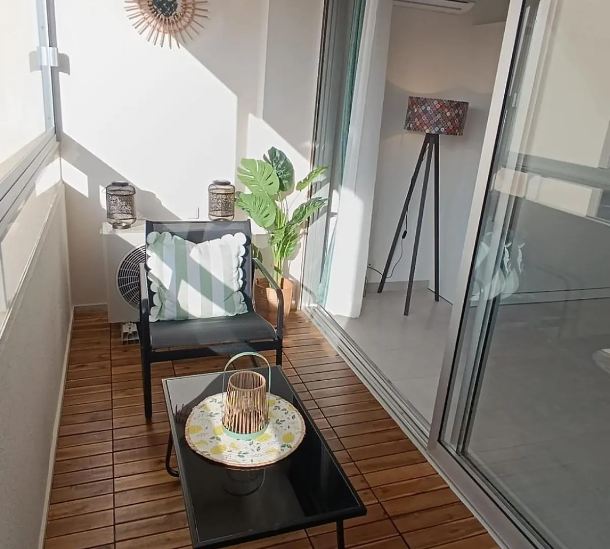 Nouveau ! Studio Avec Terrasse Dans Residence En Face De La Mer - Cannes Midi 0*,